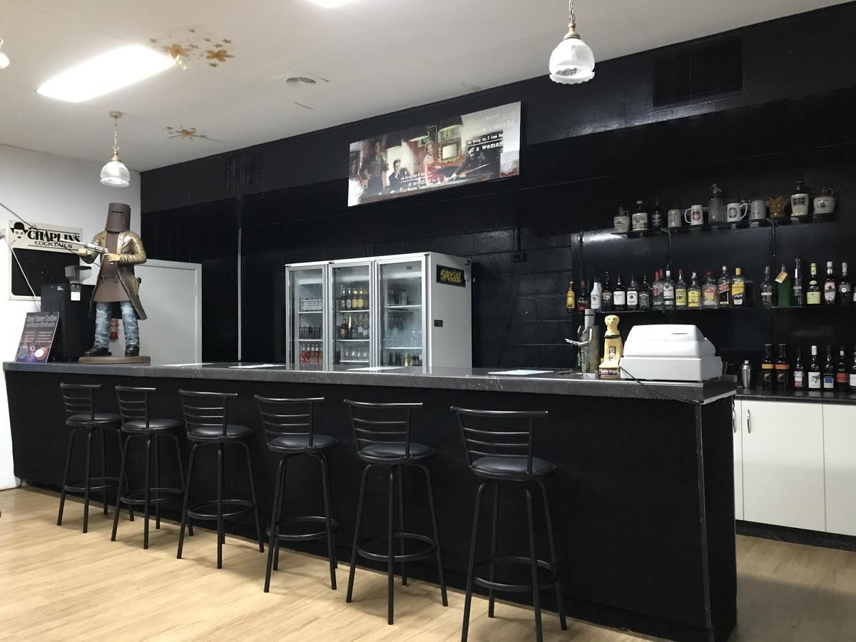 Tropical City Motor Inn Ayr Bagian luar foto