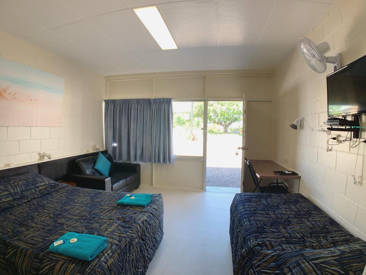 Tropical City Motor Inn Ayr Bagian luar foto